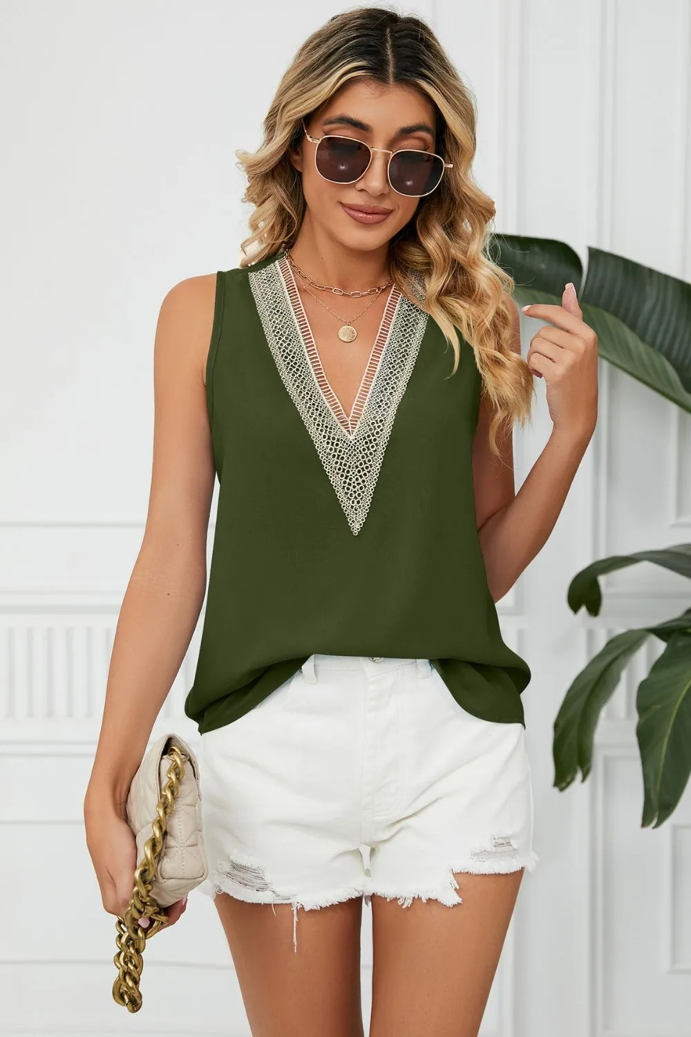 Contrast Trim Plunge Sleeveless Blouse