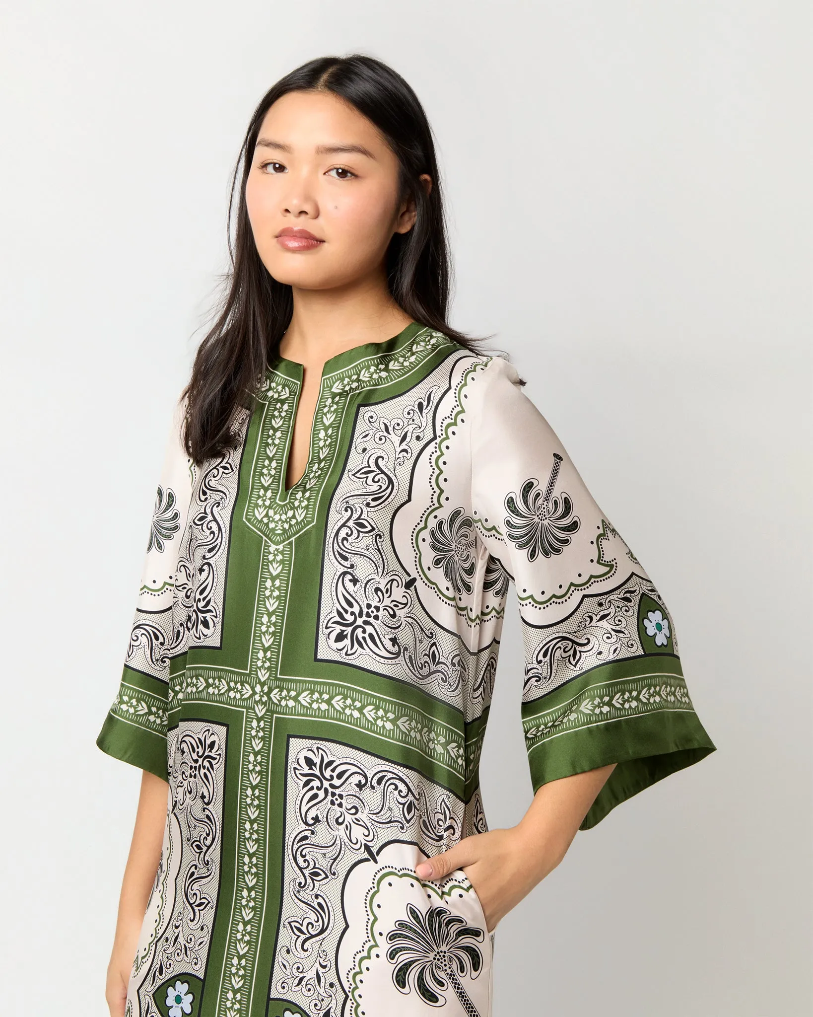 The Kaftan in Mirage Placée Silk Twill